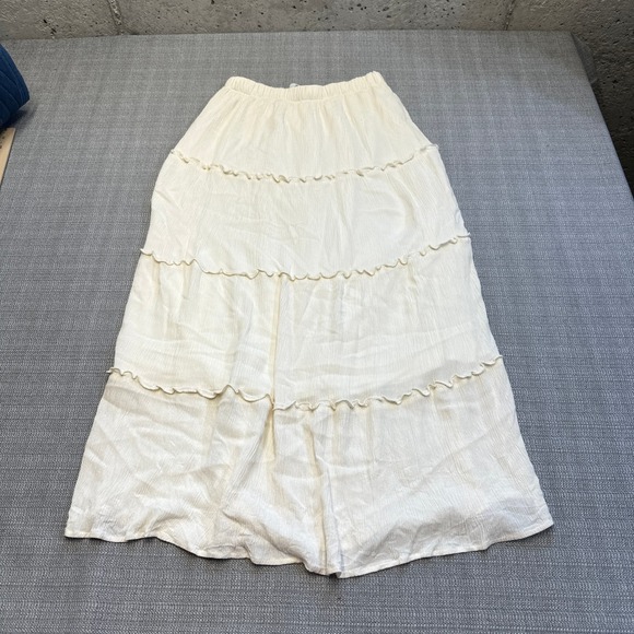 Hollister Dresses & Skirts - Hollister Tiered Maxi Skirt Medium Cream Ruffle Boho Cottagecore Coastal‎ Lined